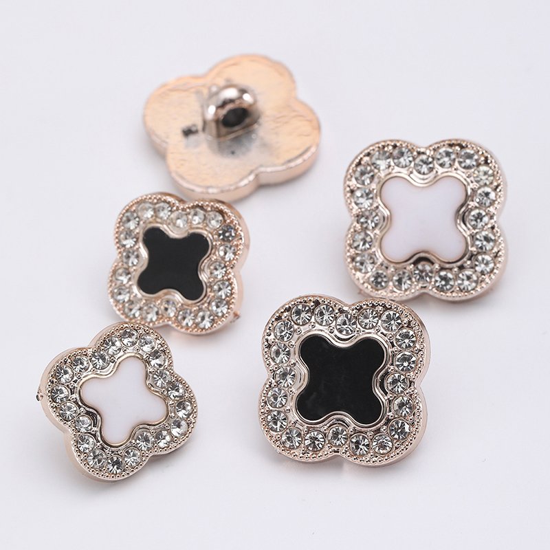 Four leaf clover flower plastic black enamel gold nickel plating crystal shank button for clothing