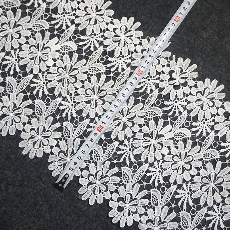 Factory Direct Sale New Style High Quality Water Soluble Women's luxury Guipures Customized Floral Embroidery Lace Fabric